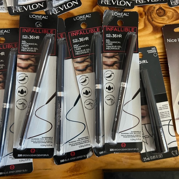 Drugstore Makeup Wholesale lot of 42 - Picture 8 of 11